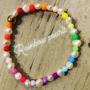 Rainbow pearls stretch bracelet